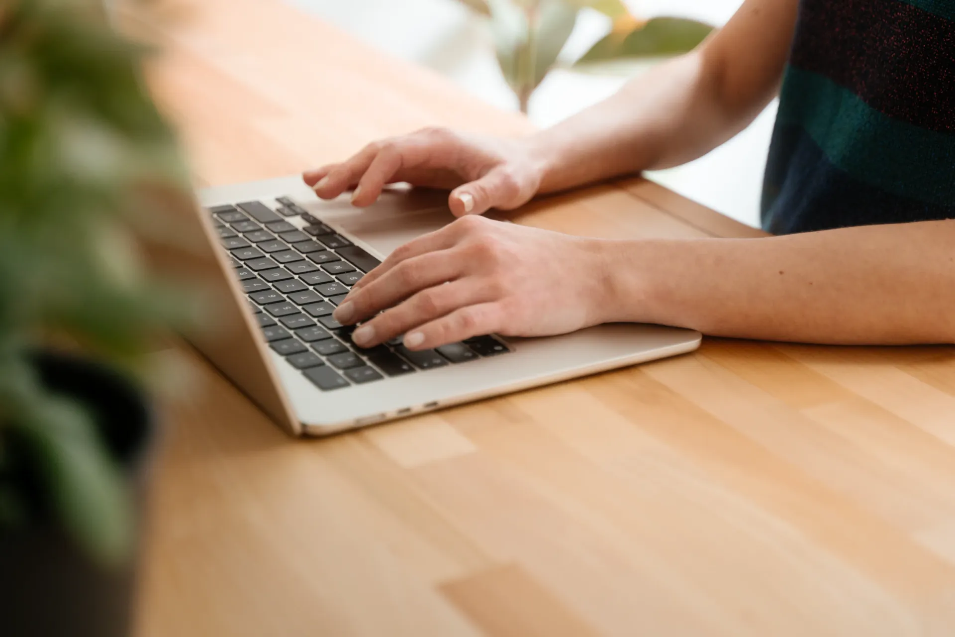 High-End Custom Desk Manufacturing